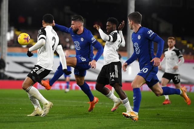 《球队周边产品的脑洞：从球员模型到印有球场草皮的T恤》