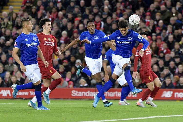 英超半场：达姆斯高、弗莱明造险，布伦特福德0-0伯恩利