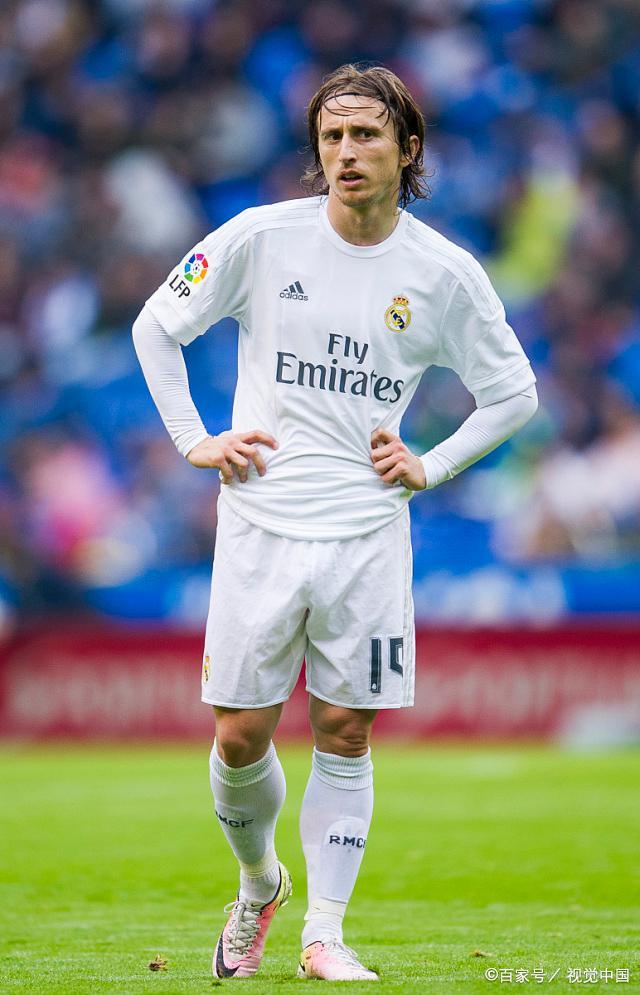 《颂钟长鸣》大型更新概览：新武器、装备与战斗系统