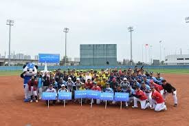 世体：奥尔莫左肩脱臼恢复良好，预计伤缺一个月